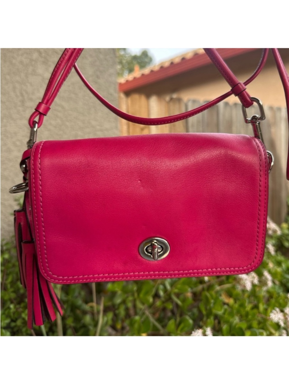 ๐๐ธ๐๐๐ Pink Leather Crossbody Bag w/ tassel and hangtag